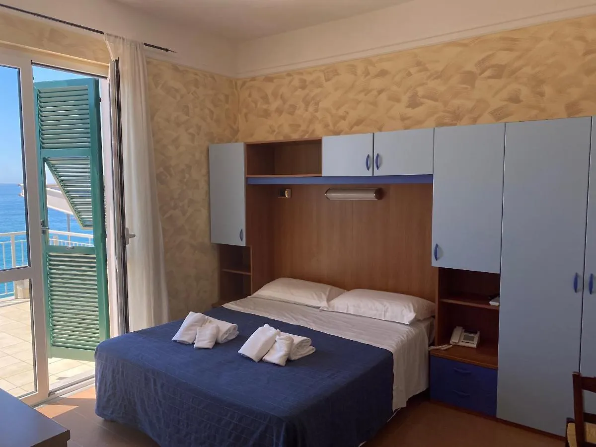 Caravella Hotell Deiva Marina