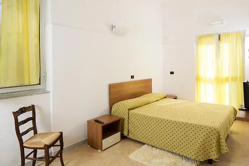 Hotel Caravella Deiva Marina 3*,